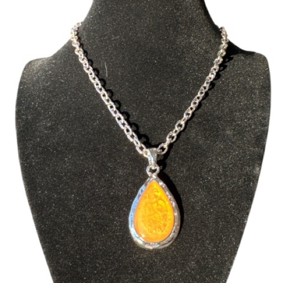 Vintage Signed KC Amber Teardrop Pendant Silver Toned Necklace - Picture 3 of 7
